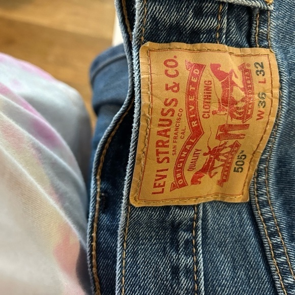 Levi's 505 blue denim jeans, size 36X 32 - Picture 4 of 6